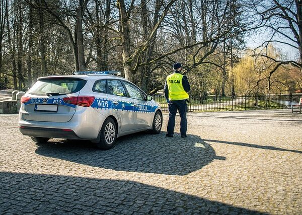 Nastolatki bez kasków w Ożannie
