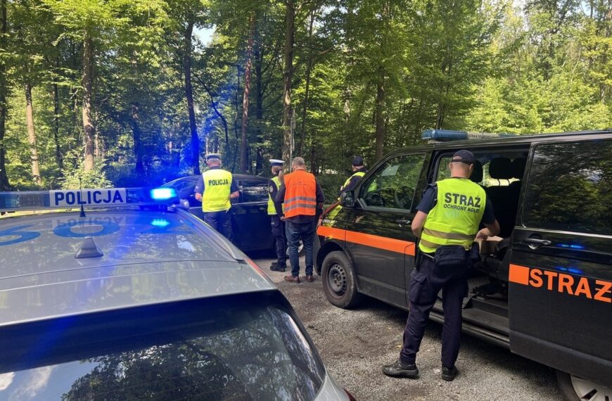 Leżajscy policjanci i SOK wspólnie dbają o bezpieczeństwo na przejazdach kolejowych