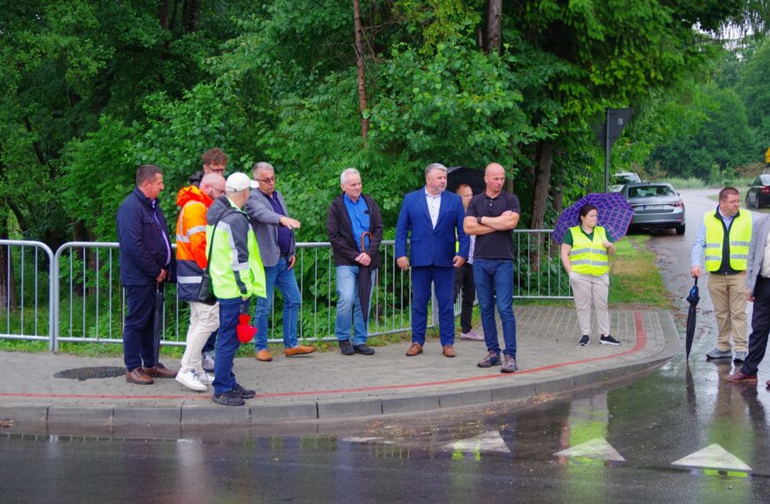 Zakończono przebudowę drogi powiatowej Biedaczów – Grodzisko Górne w miejscowości Gwizdów