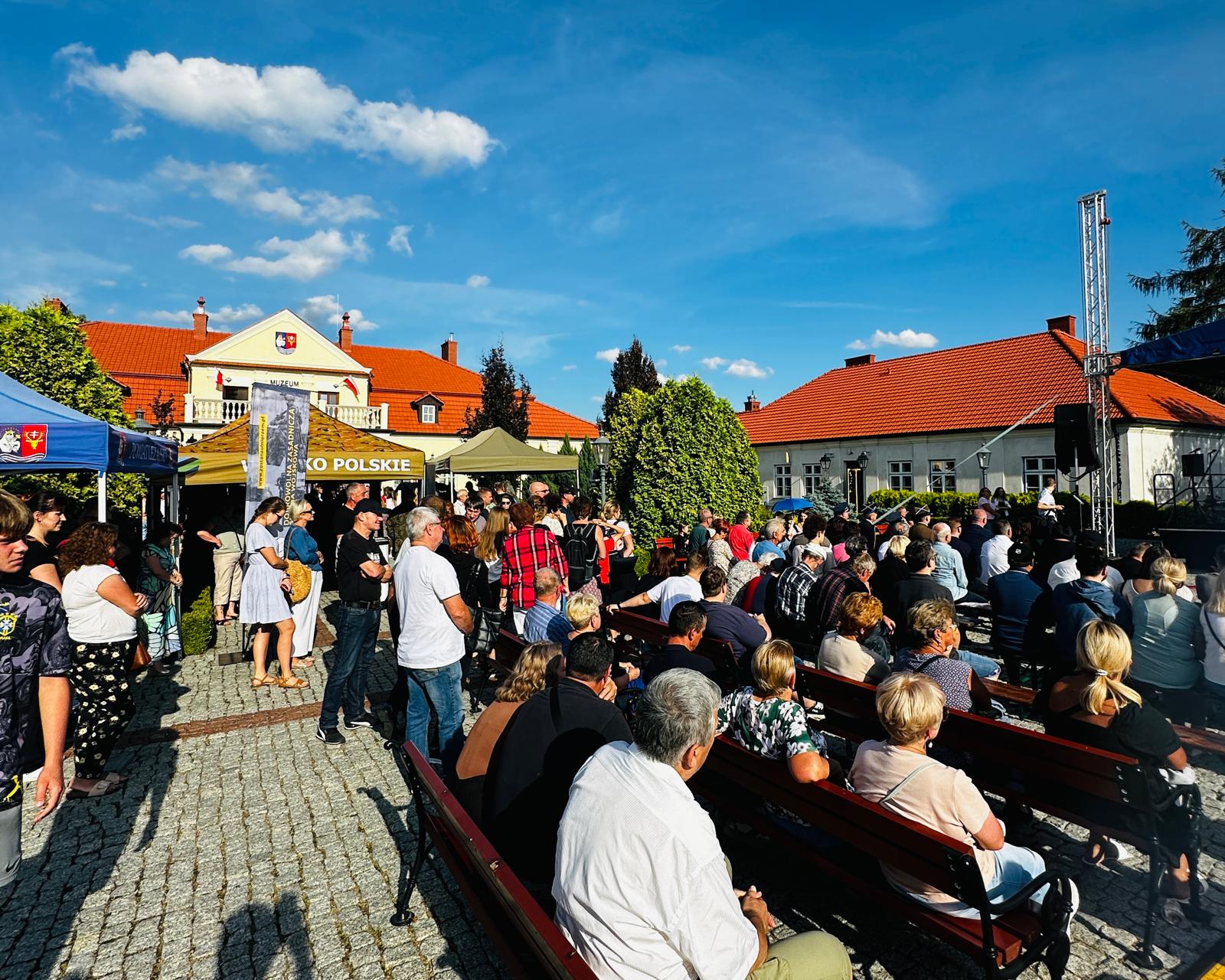 Powiatowy Piknik Patriotyczny w Leżajsku (1) Powiatowy Piknik Patriotyczny w Leżajsku (1)