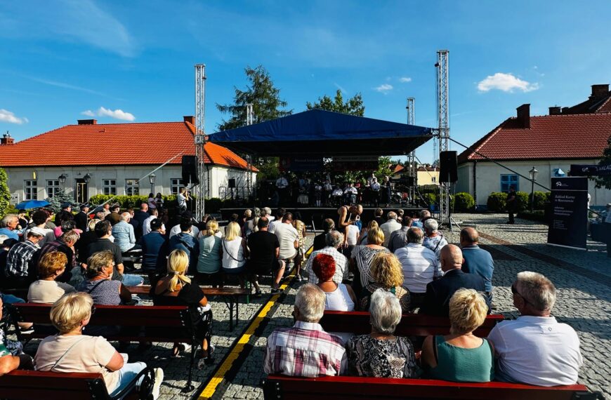 Powiatowy Piknik Patriotyczny w Leżajsku – hołd dla bohaterów i żywa lekcja historii